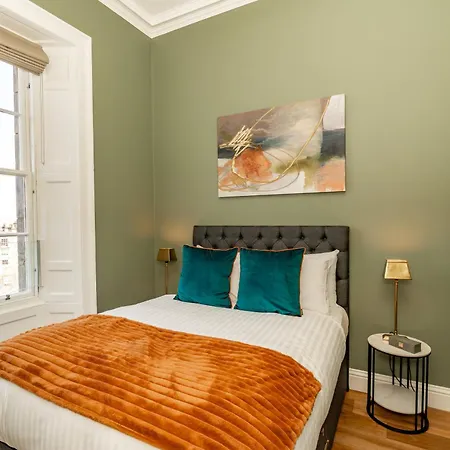 Dragon Suites Luxury Apartments At 9 Albyn Place Edinburgh Exterior photo