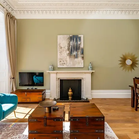 Dragon Suites Luxury Apartments At 9 Albyn Place Edinburgh Exterior photo