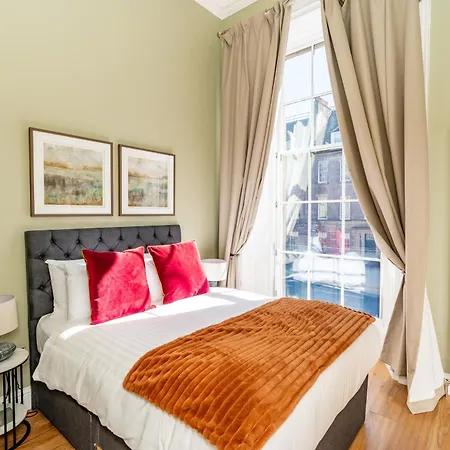 Dragon Suites Luxury Apartments At 9 Albyn Place Edinburgh Exterior photo