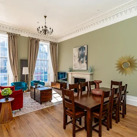 Dragon Suites Luxury Apartments At 9 Albyn Place Edinburgh Exterior photo