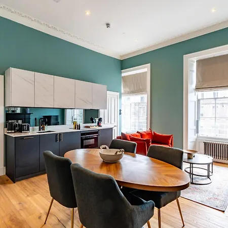 Dragon Suites Luxury Apartments At 9 Albyn Place Edinburgh Exterior photo