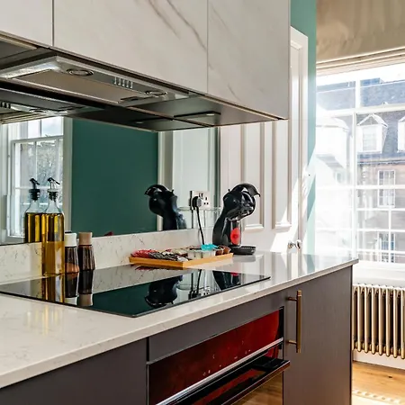 Dragon Suites Luxury Apartments At 9 Albyn Place Edinburgh Exterior photo