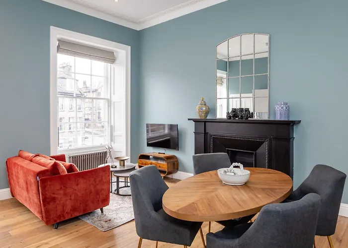 Dragon Suites Luxury Apartments At 9 Albyn Place