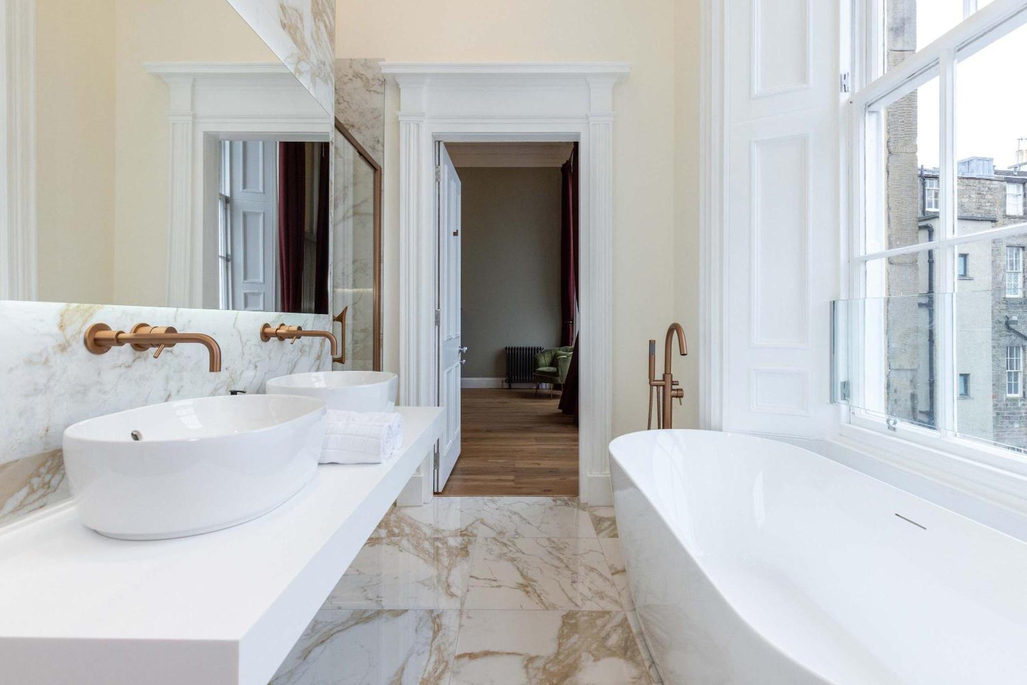 Dragon Luxury At 9 Albyn Place Apartment Edinburgh
