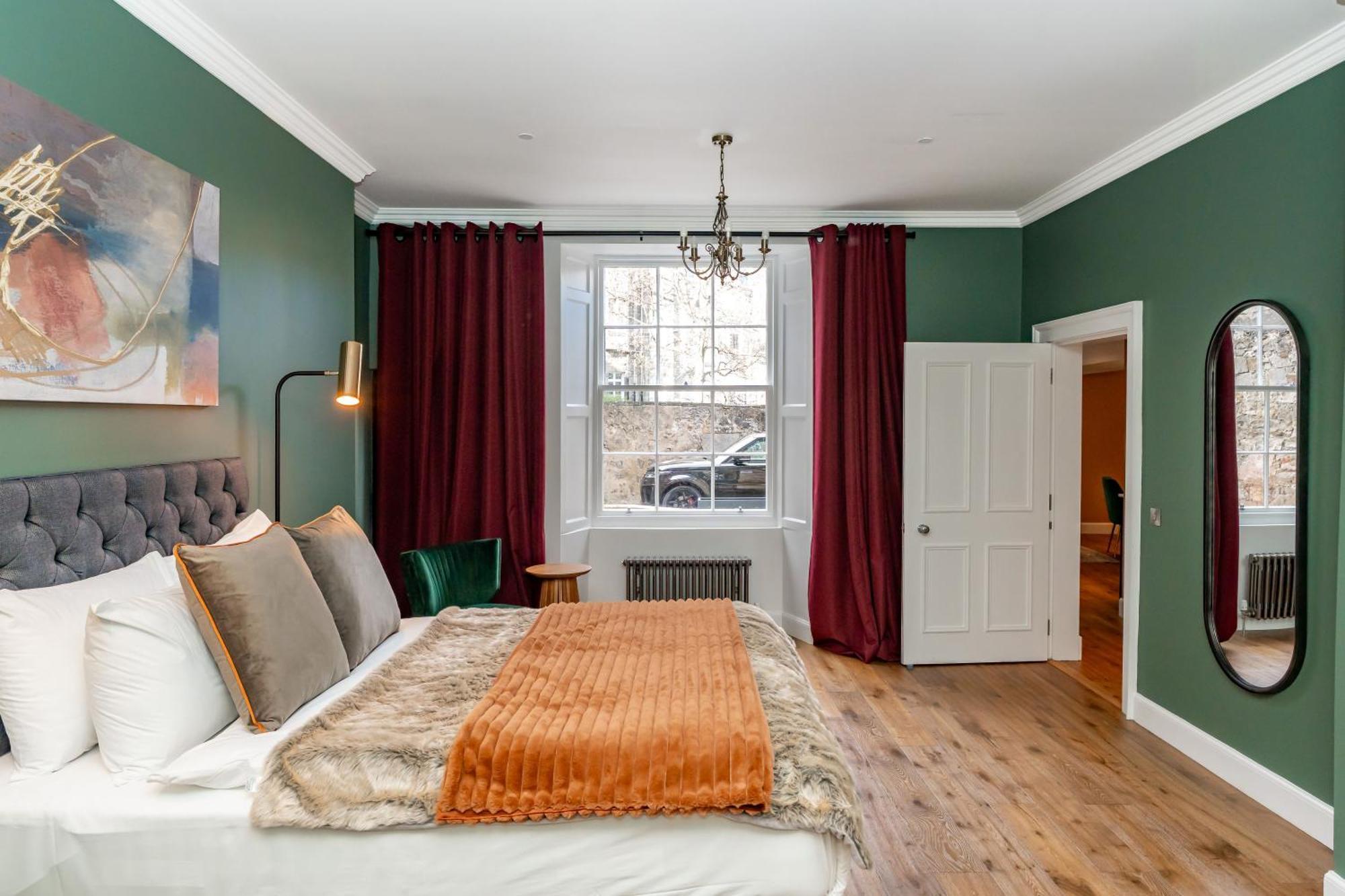 Dragon Luxury At 9 Albyn Place Apartment Edinburgh