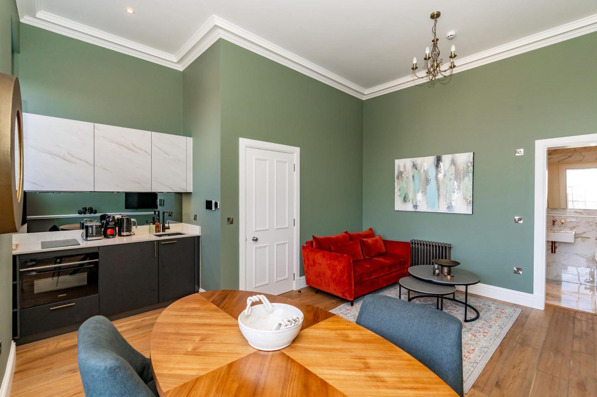 Dragon Luxury At 9 Albyn Place * Edinburgh