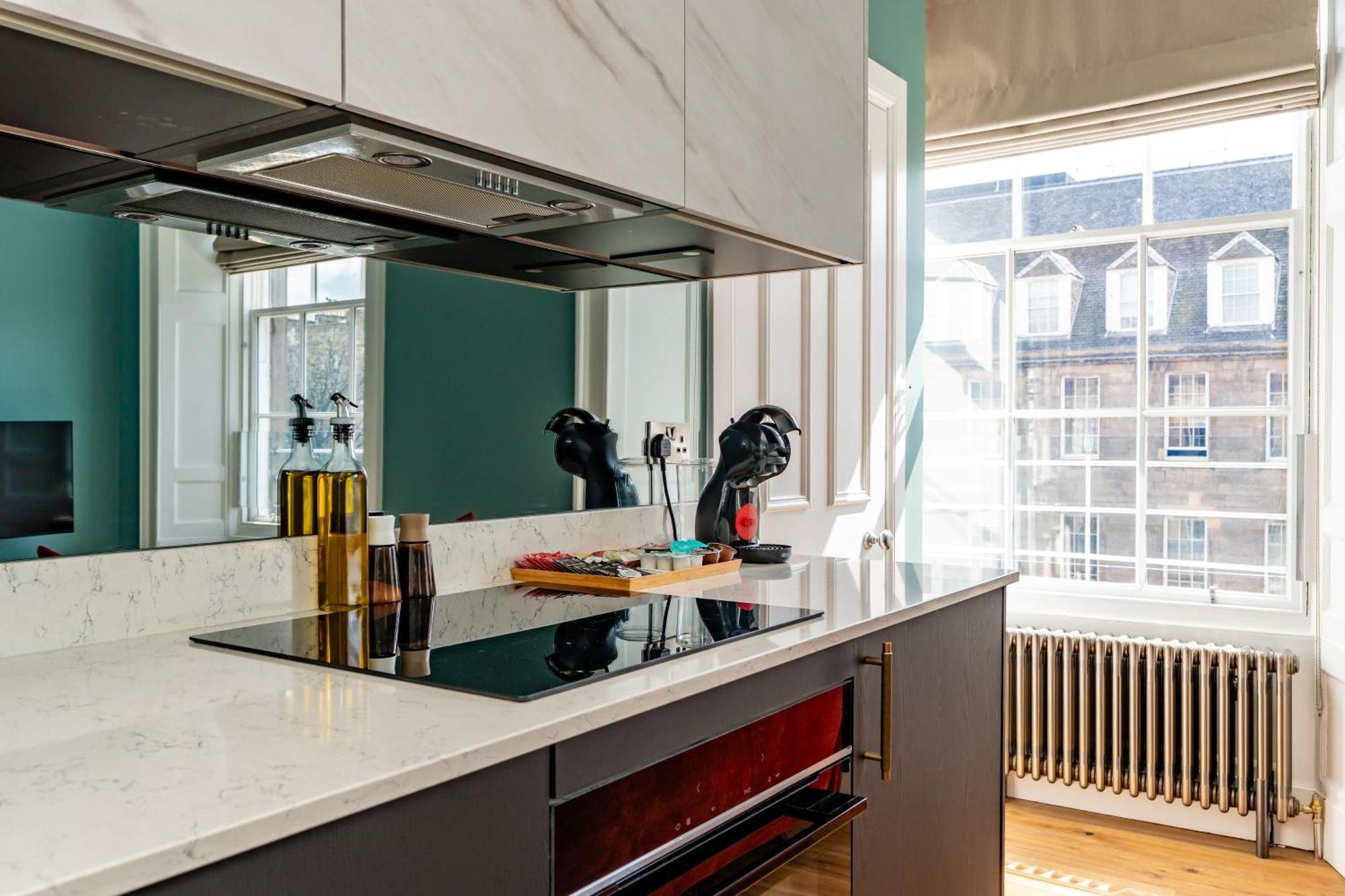 Apartment Dragon Luxury At 9 Albyn Place Edinburgh